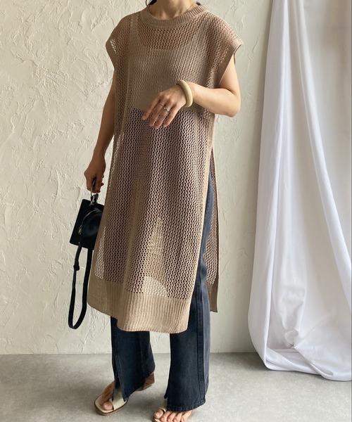 She's Closet（シーズクローゼット）の「メッシュニットサイドスリット入りフレンチスリーブロングワンピース（ワンピース・レディース・ブラック/アイボリー/グレイッシュベージュ・FREE）」の3枚目の写真