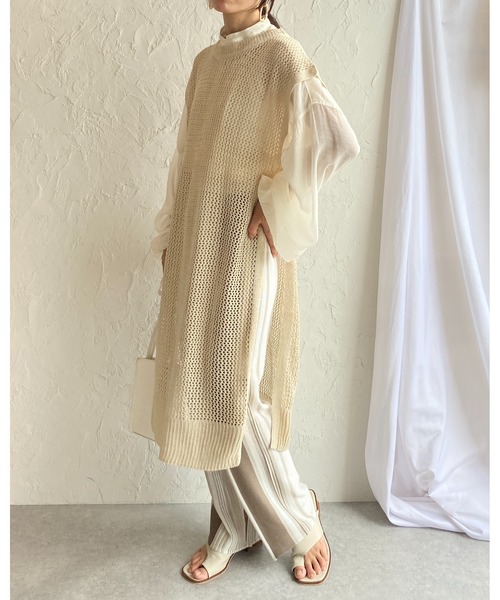 She's Closet（シーズクローゼット）の「メッシュニットサイドスリット入りフレンチスリーブロングワンピース（ワンピース・レディース・ブラック/アイボリー/グレイッシュベージュ・FREE）」の6枚目の写真