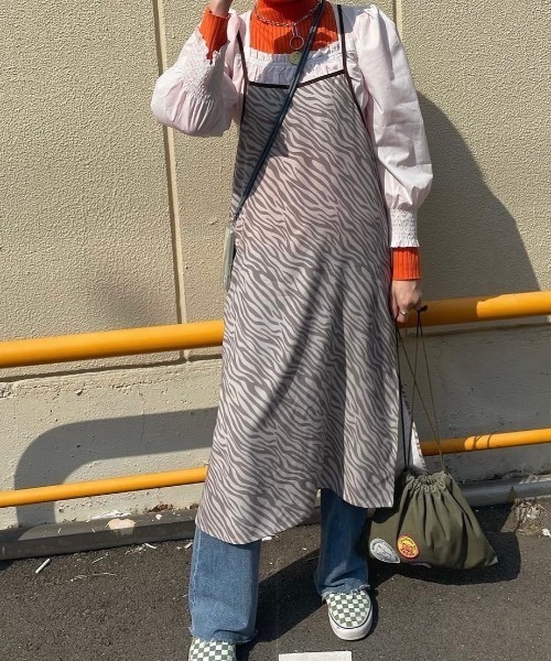 DuKKah（デュカ）の「Dukkah/【低身長向け】スリットキャミワンピース（ワンピース・レディース・マスタード/ブラック/アニマル・XS）」の2枚目の写真