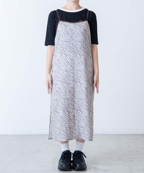 DuKKah（デュカ）の「Dukkah/【低身長向け】スリットキャミワンピース（ワンピース・レディース・マスタード/ブラック/アニマル・XS）」の12枚目の写真