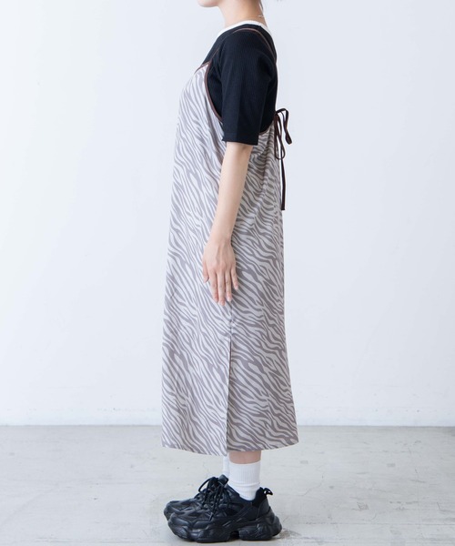 DuKKah（デュカ）の「Dukkah/【低身長向け】スリットキャミワンピース（ワンピース・レディース・マスタード/ブラック/アニマル・XS）」の6枚目の写真