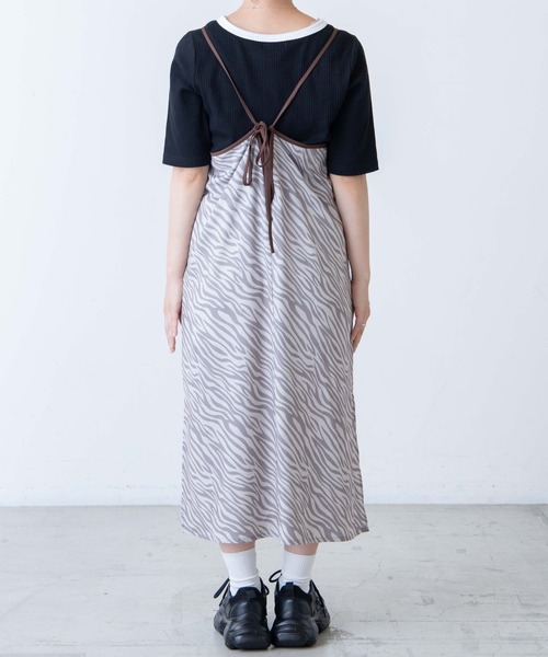 DuKKah（デュカ）の「Dukkah/【低身長向け】スリットキャミワンピース（ワンピース・レディース・マスタード/ブラック/アニマル・XS）」の5枚目の写真