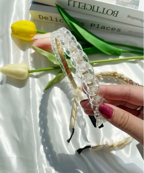 PairPair（ペアペア）の「アクリルツイストカチューシャ（カチューシャ・レディース・ベージュ/クリア・FREE）」の4枚目の写真