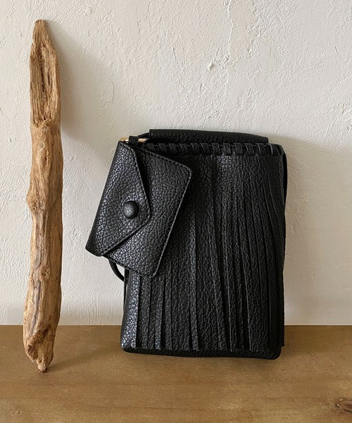 CAPRICIEUX LE'MAGE（カプリシューレマージュ）の「フリンジスマホマルチショルダーバッグ（ショルダーバッグ・レディース・オフホワイト/ブラック/ベージュ/ピンク・FREE）」の3枚目の写真