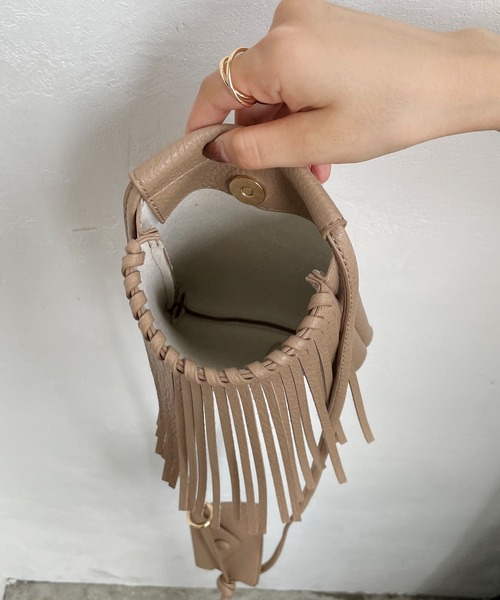 CAPRICIEUX LE'MAGE（カプリシューレマージュ）の「フリンジスマホマルチショルダーバッグ（ショルダーバッグ・レディース・オフホワイト/ブラック/ベージュ/ピンク・FREE）」の10枚目の写真