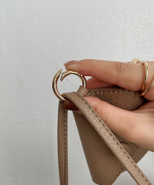 CAPRICIEUX LE'MAGE（カプリシューレマージュ）の「フリンジスマホマルチショルダーバッグ（ショルダーバッグ・レディース・オフホワイト/ブラック/ベージュ/ピンク・FREE）」の13枚目の写真