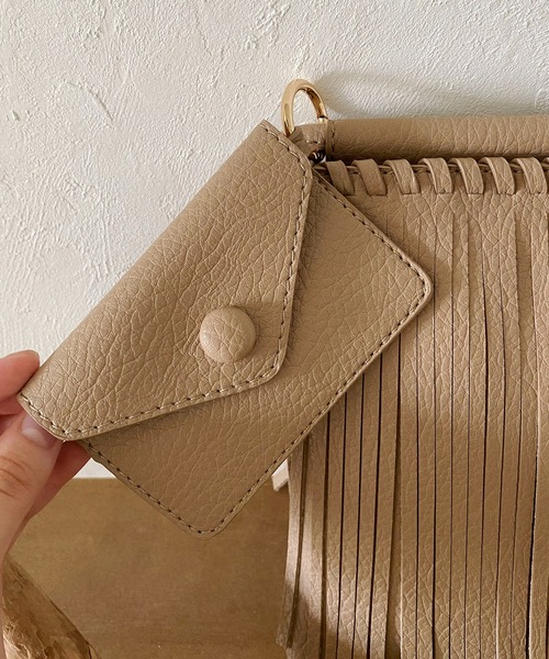 CAPRICIEUX LE'MAGE（カプリシューレマージュ）の「フリンジスマホマルチショルダーバッグ（ショルダーバッグ・レディース・オフホワイト/ブラック/ベージュ/ピンク・FREE）」の6枚目の写真