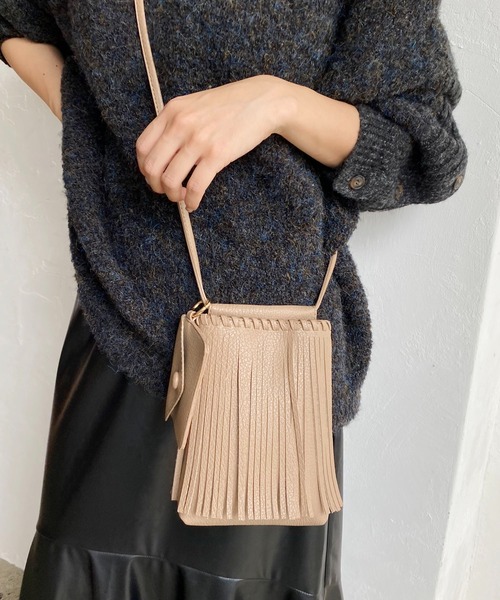 CAPRICIEUX LE'MAGE（カプリシューレマージュ）の「フリンジスマホマルチショルダーバッグ（ショルダーバッグ・レディース・オフホワイト/ブラック/ベージュ/ピンク・FREE）」の14枚目の写真