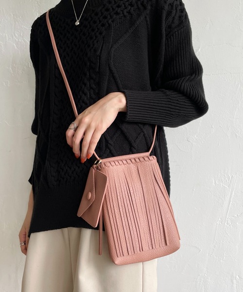 CAPRICIEUX LE'MAGE（カプリシューレマージュ）の「フリンジスマホマルチショルダーバッグ（ショルダーバッグ・レディース・オフホワイト/ブラック/ベージュ/ピンク・FREE）」の7枚目の写真