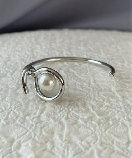 mou（モウ）の「リングオンパールバングル（バングル/リストバンド・レディース・シルバー/ゴールド・FREE）」の2枚目の写真