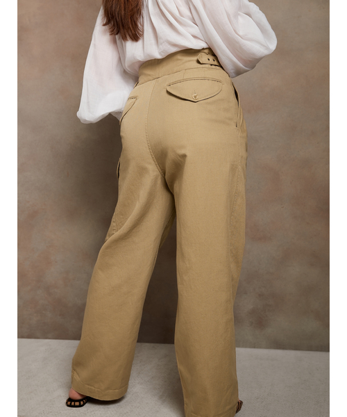Banana Republic（バナナリパブリック）の「エクスプローラー チノパンツ（チノパンツ・レディース・オフホワイト/ベージュ/ブラウン・0/2/4/6/00）」の15枚目の写真