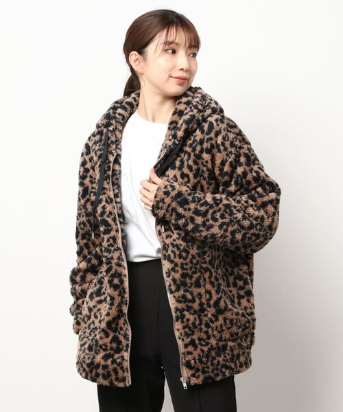 B.I.D.(ビーアイディー)の「《RDS》レオパードBIGシルエットジップパーカー(パーカー・レディース・ベージュ/チャコールグレー・MEDIUM/LARGE)」の7枚目の写真