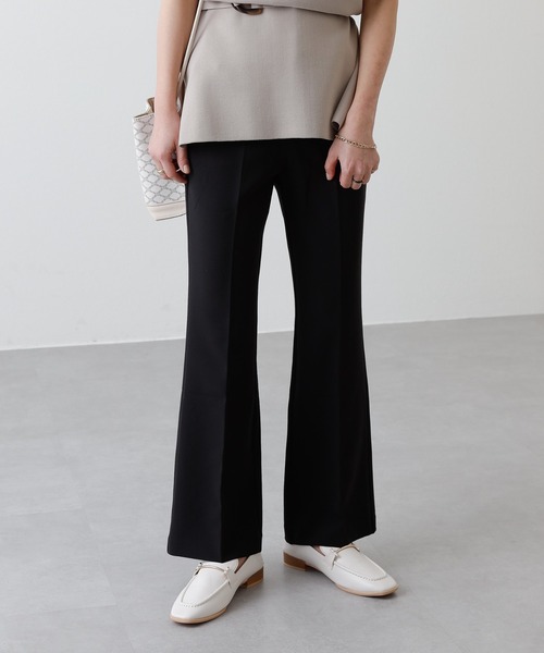 COLONY 2139(コロニートゥーワンスリーナイン)の「ストレッチイージーケアパンツ(フレア)/フレアパンツ(その他パンツ・レディース・ブラック/グリーン/キャメル・LARGE/SMALL/MEDIUM)」の2枚目の写真