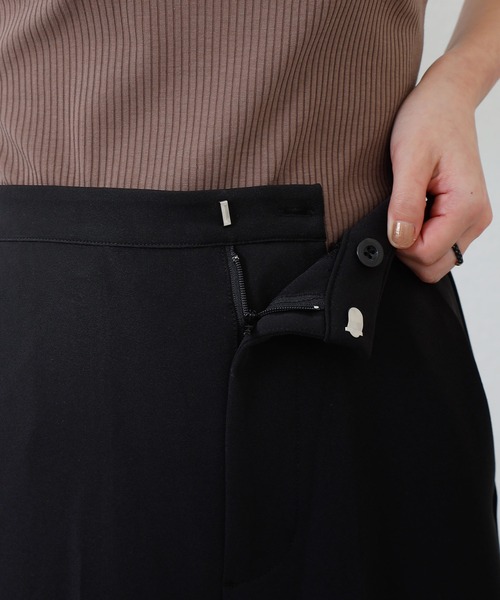 COLONY 2139(コロニートゥーワンスリーナイン)の「ストレッチイージーケアパンツ(フレア)/フレアパンツ(その他パンツ・レディース・ブラック/グリーン/キャメル・LARGE/SMALL/MEDIUM)」の20枚目の写真