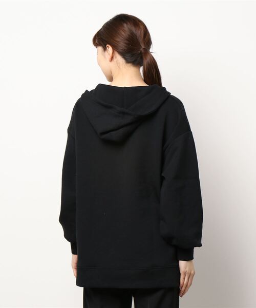 Right-on（ライトオン）の「【HONEYSUCKLE ROSE】スリットネックパーカー（パーカー・レディース・オフホワイト/ライラック/ブラック・L/M）」の5枚目の写真