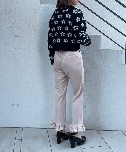 MAJESTIC LEGON(マジェスティックレゴン)の「プチフリルハイウエストパンツ(その他パンツ・レディース・ブラック/アイボリー・MEDIUM)」の19枚目の写真