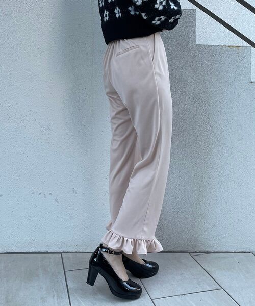 MAJESTIC LEGON(マジェスティックレゴン)の「プチフリルハイウエストパンツ(その他パンツ・レディース・ブラック/アイボリー・MEDIUM)」の10枚目の写真