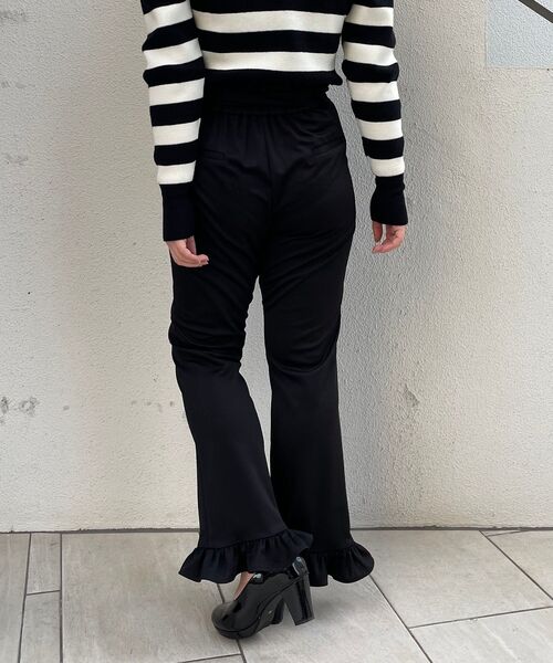 MAJESTIC LEGON(マジェスティックレゴン)の「プチフリルハイウエストパンツ(その他パンツ・レディース・ブラック/アイボリー・MEDIUM)」の14枚目の写真