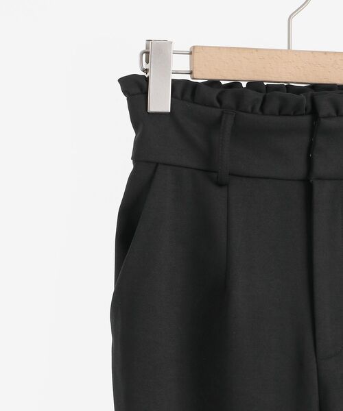 MAJESTIC LEGON(マジェスティックレゴン)の「プチフリルハイウエストパンツ(その他パンツ・レディース・ブラック/アイボリー・MEDIUM)」の5枚目の写真