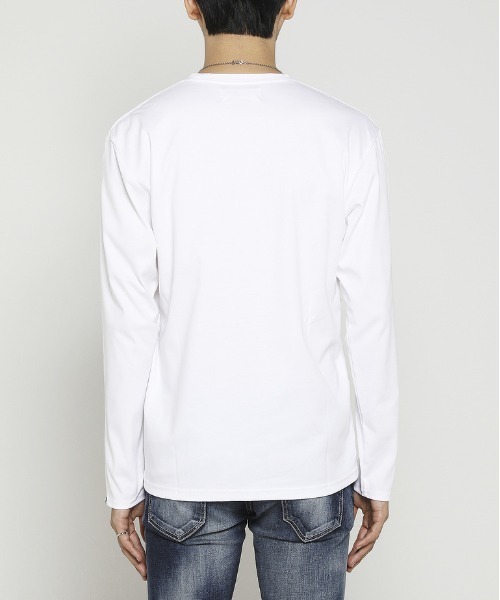 VANQUISH(ヴァンキッシュ)の「VANQUISH / ヴァンキッシュ プレミアムスムースコットン Vネック 長袖Tシャツ(Tシャツ/カットソー・メンズ・ホワイト/ブラック・S/M/L/XL)」の10枚目の写真