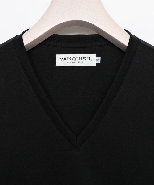 VANQUISH(ヴァンキッシュ)の「VANQUISH / ヴァンキッシュ プレミアムスムースコットン Vネック 長袖Tシャツ(Tシャツ/カットソー・メンズ・ホワイト/ブラック・S/M/L/XL)」の12枚目の写真
