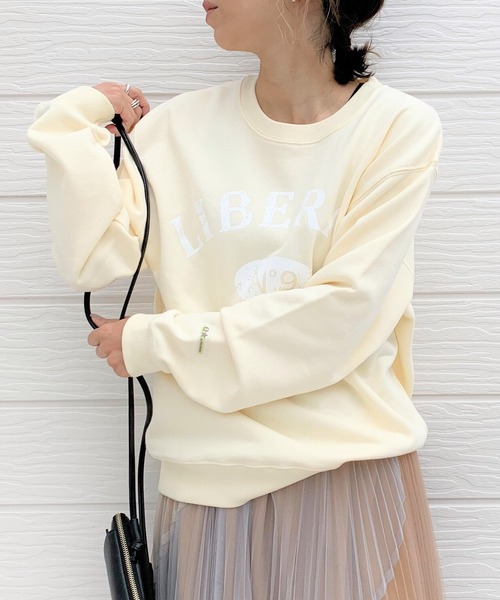 Q(キュー)の「カレッジロゴスウェット(スウェット・レディース・ネイビー/グリーン/アイボリー・MEDIUM)」の2枚目の写真