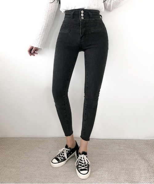 BEIDELLI（ベイデリー）の「[BELLIDE MADE] ハイウエストスリーボタンスキニーデニム（デニムパンツ・レディース・ブラック/ライトブルー・SMALL/MEDIUM/LARGE）」の13枚目の写真