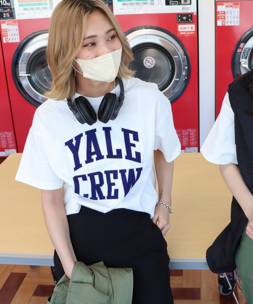 COURO(コウロ)の「YALE Logo S/S Tee カレッジロゴ半袖Tシャツ(Tシャツ/カットソー・レディース・ホワイト/ライトグレー/ネイビー/ホワイト系その他/グレー系その他/ネイビー系/ホワイト系その他2/グレー系その他2/ネイビー系1/ホワイト系その他3/グレー系その他3/ネイビー系2・M/L/XL)」の3枚目の写真