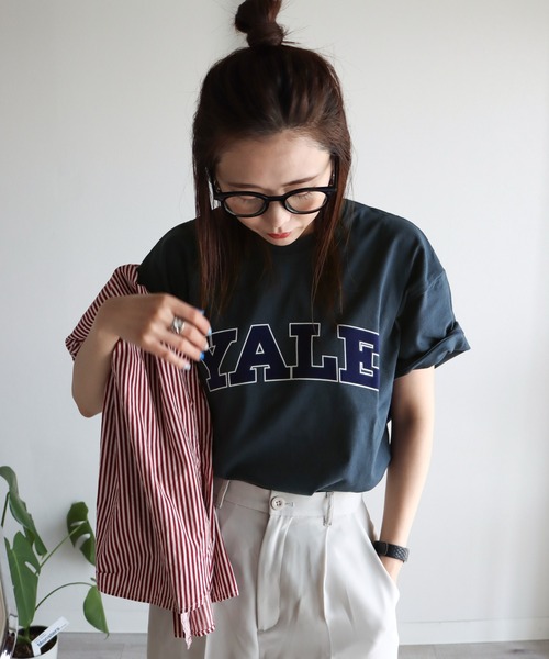 COURO(コウロ)の「YALE Logo S/S Tee カレッジロゴ半袖Tシャツ(Tシャツ/カットソー・レディース・ホワイト/ライトグレー/ネイビー/ホワイト系その他/グレー系その他/ネイビー系/ホワイト系その他2/グレー系その他2/ネイビー系1/ホワイト系その他3/グレー系その他3/ネイビー系2・M/L/XL)」の9枚目の写真