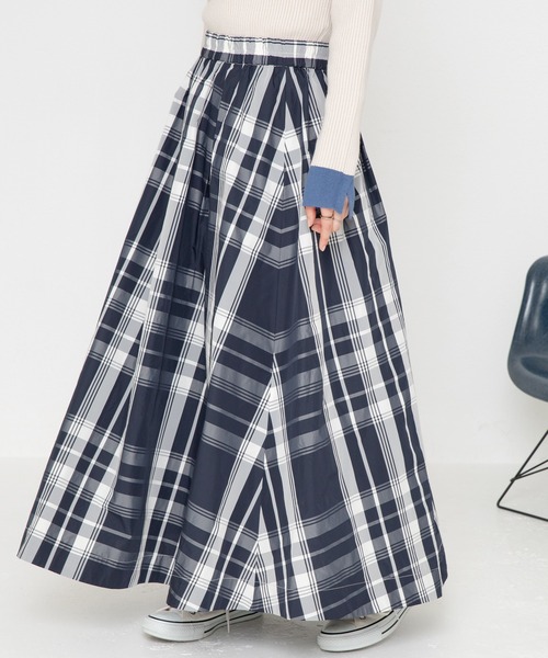 LAVEANGE（ラビアンジェ）の「メモリーチェックフレアロングスカート