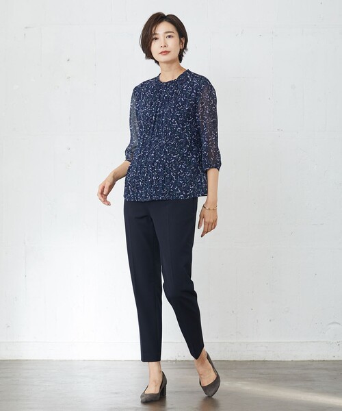J.PRESS Ladies(J.プレス レディス)の「プリントプリーツ カットソー(Tシャツ/カットソー・レディース・ベージュ系5/グリーン系5/ネイビー系5/ピンク系5・SMALL)」の5枚目の写真