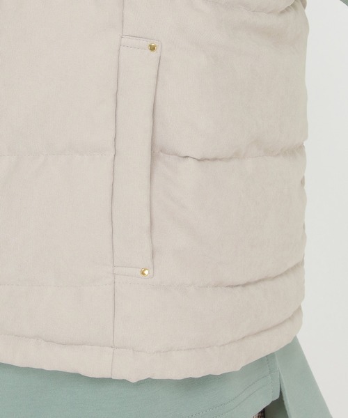 ikka（イッカ）の「細コールフェイクダウンベスト（ダウンベスト・レディース・チャコールグレー/ベージュ・M/L）」の15枚目の写真