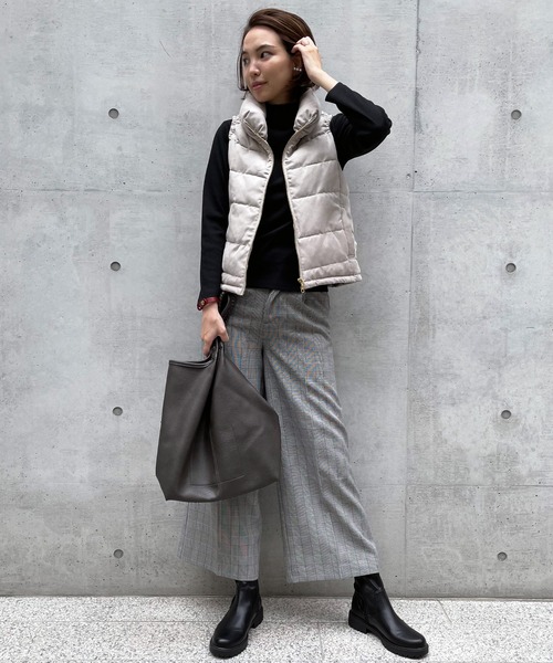 ikka（イッカ）の「細コールフェイクダウンベスト（ダウンベスト・レディース・チャコールグレー/ベージュ・M/L）」の21枚目の写真