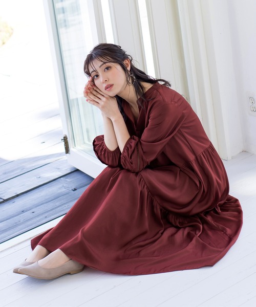 Tiaclasse(ティアクラッセ)の「【洗える】大人可愛いティアードワンピース(ワンピース・レディース・レンガ/チャコールグレー/ブルー/グレイッシュベージュ・13号/15号)」の18枚目の写真
