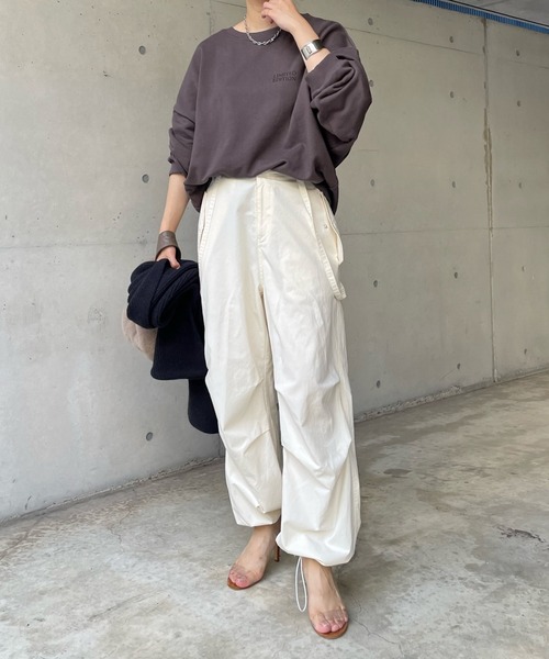 DouDou（ドゥドゥ）の「2WAYロゴスウェット（スウェット・レディース・オフホワイト/チャコールグレー/モカ・FREE）」の5枚目の写真