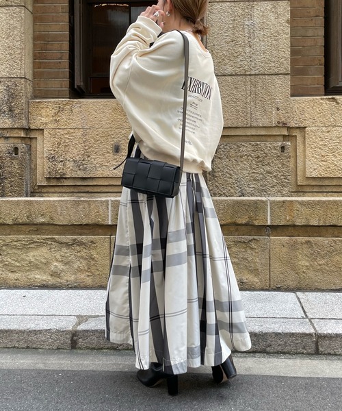 DouDou（ドゥドゥ）の「2WAYロゴスウェット（スウェット・レディース・オフホワイト/チャコールグレー/モカ・FREE）」の19枚目の写真