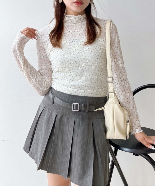 AS KNOW AS plus（アズノゥアズプラス）の「♪ストレッチハイネック（Tシャツ/カットソー・レディース・オフホワイト/ブラック×ホワイト/ブラック系その他/ベージュ系その他/ブラック/グレー系その他/ブラック系その他2/ホワイト系その他2/グレー系その他2/ホワイト系その他3/グレー系その他3・FREE）」の4枚目の写真