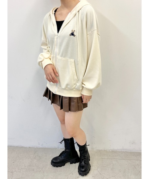 PHILLY（フィリー）の「クマ刺繍ジップパーカー（パーカー・レディース・アイボリー/ブラック/グレー・FREE）」の6枚目の写真