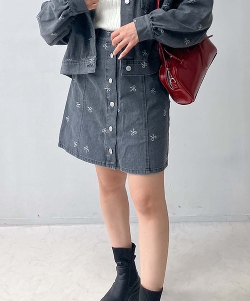 AS KNOW AS plus（アズノゥアズプラス）の「♪フラッシャー付 バックレースアップミニスカート 　セットアップ可能（デニムスカート・レディース・ブラック/アイボリー/モカ/ケミカルウォッシュ/ホワイト系その他/ブラック系/ブラック系その他/カーキ/ホワイト系/ダークインディゴブルー/ピンク/ブラック系その他2/ブルー系/ネイビー系/ブルー系その他/サックスブルー系/ブラック系その他3・FREE）」の8枚目の写真