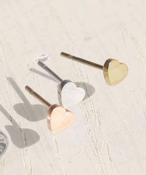 calmila(カルミラ)の「金属アレルギー対応 ミニハートモチーフステンレスピアス(ピアス(両耳用)・レディース・ピンクゴールド/シルバー/ゴールド・FREE)」の4枚目の写真
