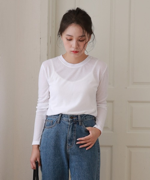 Isn't She?(イズントシー)の「ベーシッククルーネックTシャツ(Tシャツ/カットソー・レディース・ブラック系/ベージュ/ホワイト・FREE)」の6枚目の写真