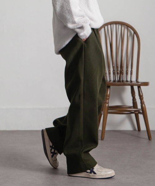 NILWAY（ニルウェイ）の「1タックウールライクワイドストレートパンツ（その他パンツ・メンズ・オリーブ/ブラック/アイボリー・LARGE/SMALL/MEDIUM）」の3枚目の写真