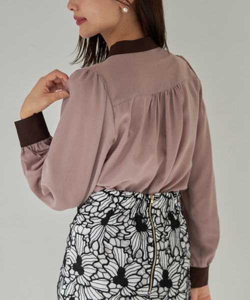 tocco closet（トッコ　クローゼット）の「【ZOZO限定】パール釦付き配色スタンドカラーブラウス（シャツ/ブラウス・レディース・オフホワイト/ブラウン系その他・M）」の21枚目の写真