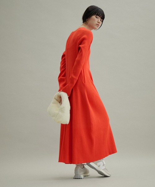 ADAM ET ROPE'（アダムエロペ）の「【WEB限定(一部店舗展開あり)】リブニットコクーンワンピース（ワンピース・レディース・レッド/ブラック/オリーブ・FREE）」の14枚目の写真