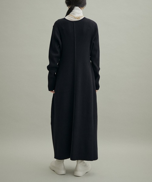 ADAM ET ROPE'（アダムエロペ）の「【WEB限定(一部店舗展開あり)】リブニットコクーンワンピース（ワンピース・レディース・レッド/ブラック/オリーブ・FREE）」の12枚目の写真