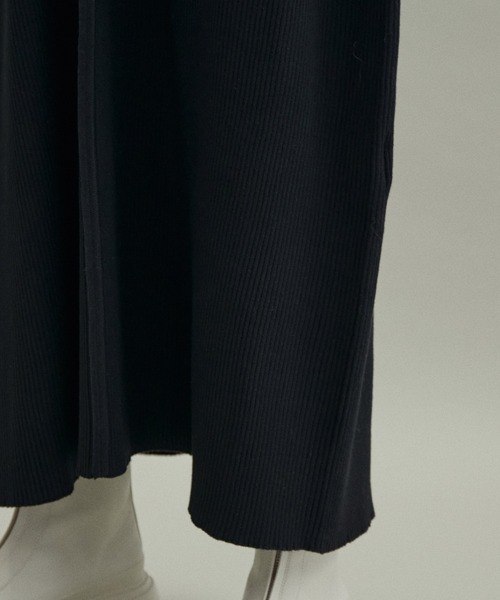 ADAM ET ROPE'（アダムエロペ）の「【WEB限定(一部店舗展開あり)】リブニットコクーンワンピース（ワンピース・レディース・レッド/ブラック/オリーブ・FREE）」の15枚目の写真