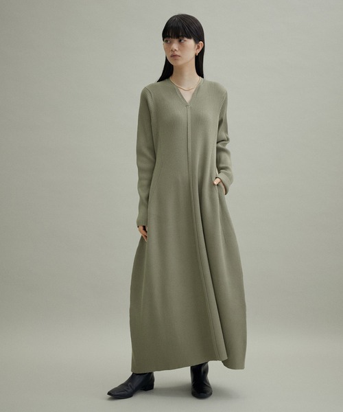 ADAM ET ROPE'（アダムエロペ）の「【WEB限定(一部店舗展開あり)】リブニットコクーンワンピース（ワンピース・レディース・レッド/ブラック/オリーブ・FREE）」の10枚目の写真