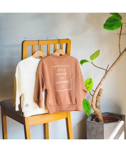 BREEZE by yumi.（ブリーズバイユミ）の「WEB限定 裏起毛バリエーショントレーナー【BREEZE by yumi】（スウェット・キッズ・チャコール/ライム/アイボリー/ブルー/キャメル・100/80/140/130/120/110/90）」の12枚目の写真