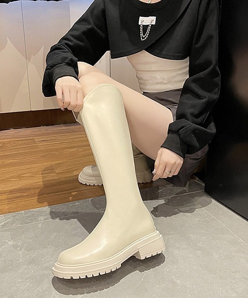 AMELY(エミリー)の「Vカットロングブーツ(ブーツ・レディース・アイボリー/ブラック/ブラウン・36/39/40/38/37/35)」の2枚目の写真