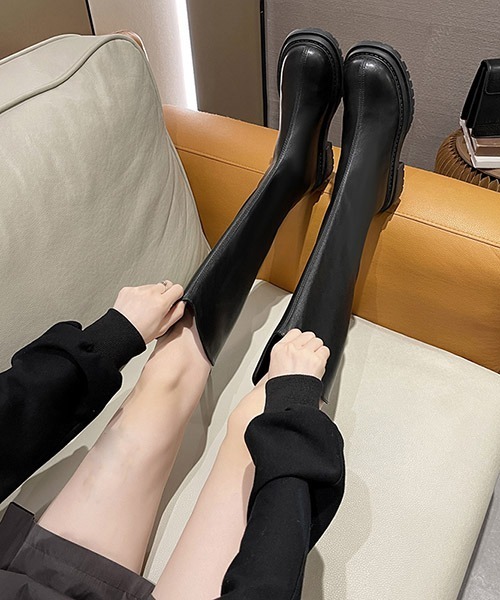 AMELY(エミリー)の「Vカットロングブーツ(ブーツ・レディース・アイボリー/ブラック/ブラウン・36/39/40/38/37/35)」の8枚目の写真